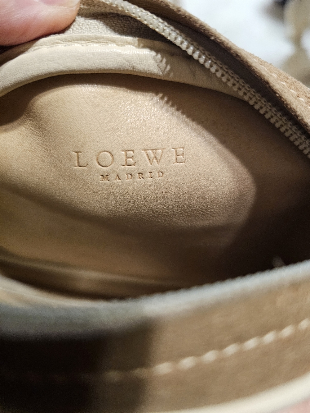 Vintage LOEWE Anagram Suede Leather Round Circle Shoulder Bag Crossbody Beige - Picture 8 of 9